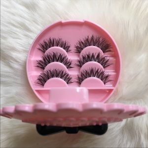 Pink Lash Case With 3 Pairs Eyelashes